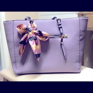 Light purple medium tote